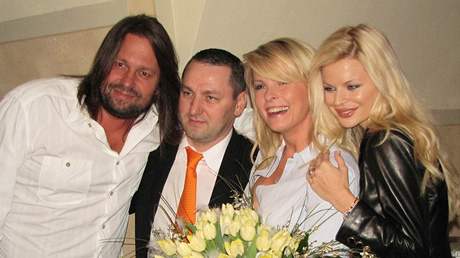 Iveta Bartoov s rodinou a pteli oslavila 43. narozeniny na Slovensku  