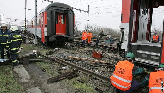 Mezinárodní rychlík z Prahy do Vídn srazil v Blansku enu a dít. Ilustraní foto