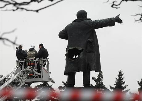 Leninv pomnk v Petrohrad pokodil vbuch