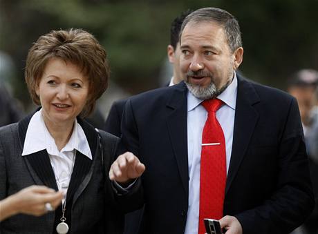 Avigdor Lieberman je ve funkci teprve dva dny, a u rozlítil Ameriany, Palestince i Sýrii.