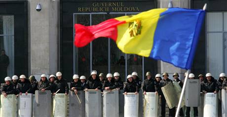 Protikomunistick nepokoje v moldavsk metropoli (8. 4. 2009)
