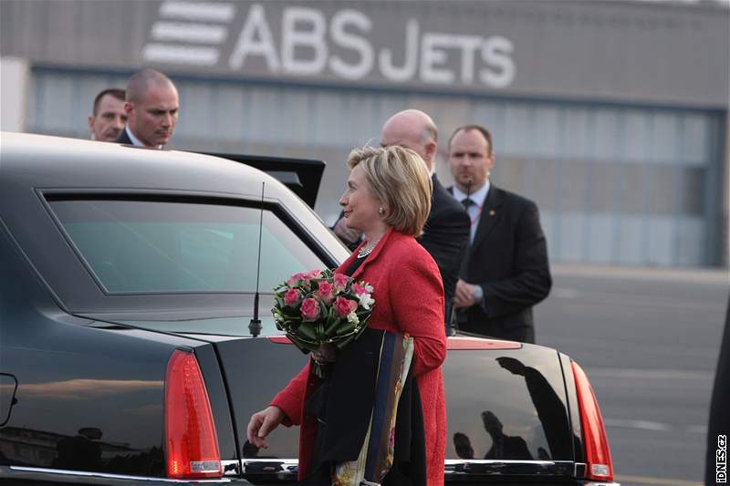 Hillary Clintonová po píletu na letit v Ruzyni