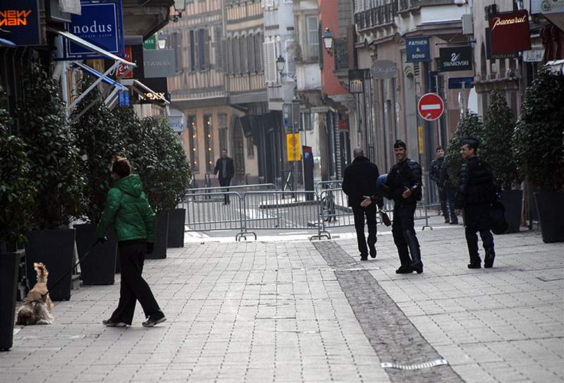 Summit NATO ve trasburku a Khelu