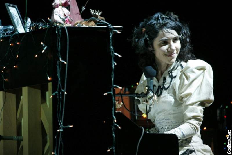 PJ Harvey má mnoho poloh,  ta poslední je zatím nejvysplejí.