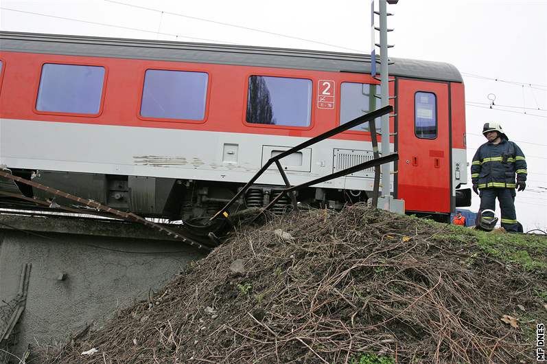 Dnes krátce po sedmé hodin ráno vykolejily ti elezniní vagóny mezi brnnským hlavním nádraím a nádraím v Horních Herpicích.