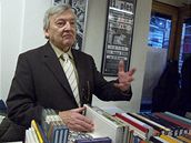 Alexandr Kliment představuje svoji knihu Tři žíně Alexandr Kliment představuje svoji knihu Tři žíně