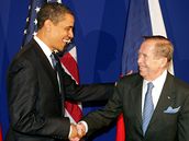 Barack Obama a Vclav Havel na summitu EU-USA v Praze.