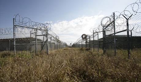 Zajatci z Guantánama si na Slovensku stují kvli patným podmínkám (Vznice Guantánamo - Ilustraní foto)