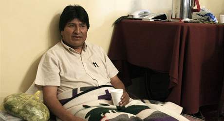 Prezident-hladovk Evo Morales piml mnoh Bolivijce, aby pestali jst tak. Tm vyvinul ntlak na opozin politiky.