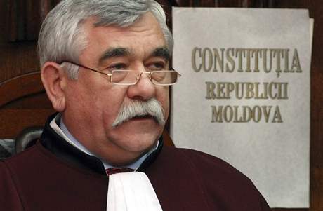 Pedseda moldavského ústavního soudu Dumitru Pulbere (12. dubna 2009)