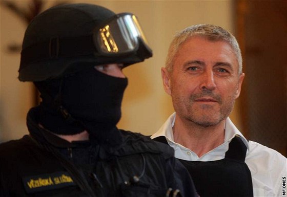 Bohumír Duriko u soudu pi vyhlaování rozsudku
