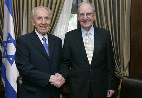 imon Peres a George Mitchell (16. dubna 2009)