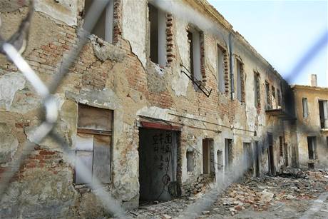 Znojmo znií ruiny, které kdysi obývali Romové