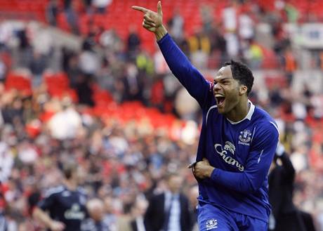 Everton: Joleon Lescott se raduje z pohárové výhry nad Manchesterem United