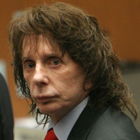 Phil Spector pi tení rozsudku. Producent je vinen z vrady druhého stupn hereky Lany Clarksonové.