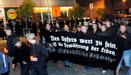 Pochod neonacist centrem Ústí nad Labem. (18. dubna 2009)