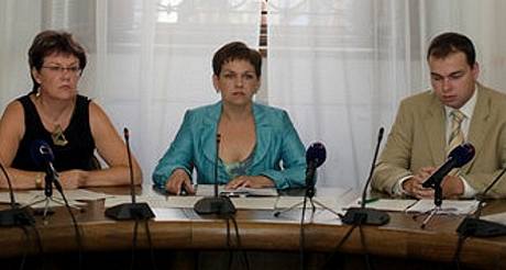 Podle Bendla bylo légrovo psobení na ministerstvu zájmem zelených poslanky. Zleva: Dana Kuchtová, Vra Jakubková, Petr legr. Ilustraní foto.