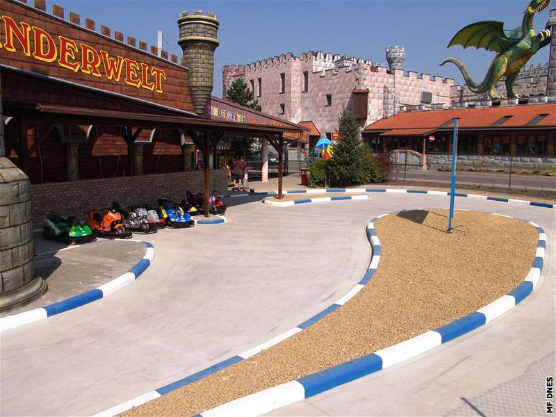 Lunapark na bývalém pechodu Hat u Znojma