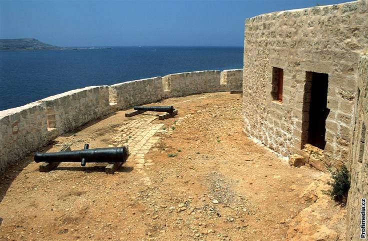 Malta, pevnost na ostrov Comino