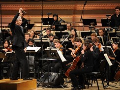 Orchestr YouTube pi premie v Carnegie Hall