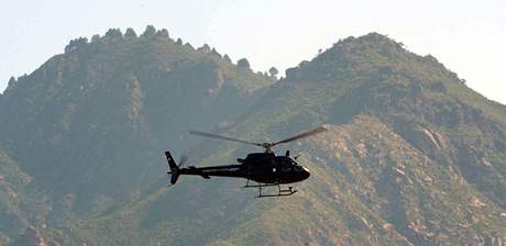 Pákistánské vojáky dopravily za nepátelské linie vrtulníky.