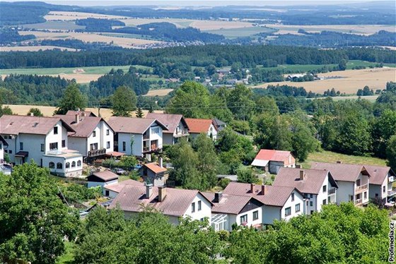 Nkteré obyvatele Zlínského kraje táhne do vesnice levnjí bydlení. Ilustraní foto.