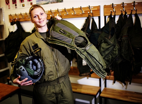 Poruk Kateina Hlavsov - pilotka bojovho letounu AR