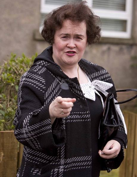 Susan Boyle postoupila do semifinálového kola talentové soute Britain´s Got Talent. Pokud uspje v nedlním souboji, eká ji 30. kvtna finále.