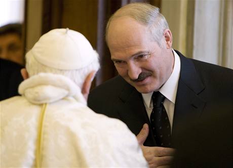 Alexandr Lukaenko se ve Vatikánu setkal s papeem Benediktem XVI.