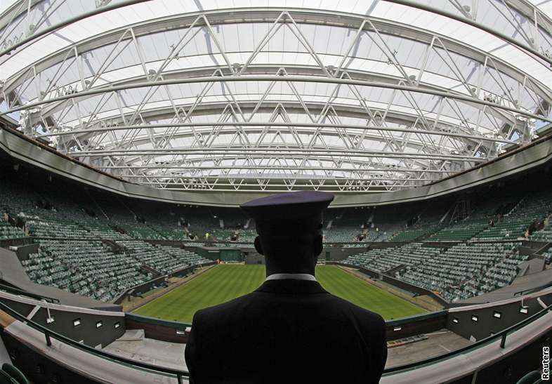 Wimbledon, zatahovací stecha na centrálním dvorci