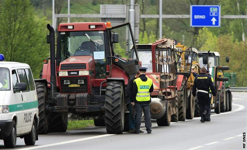 Protest zemdlc na Blanensku - v Letovicích kolonu kontrolovali policisté