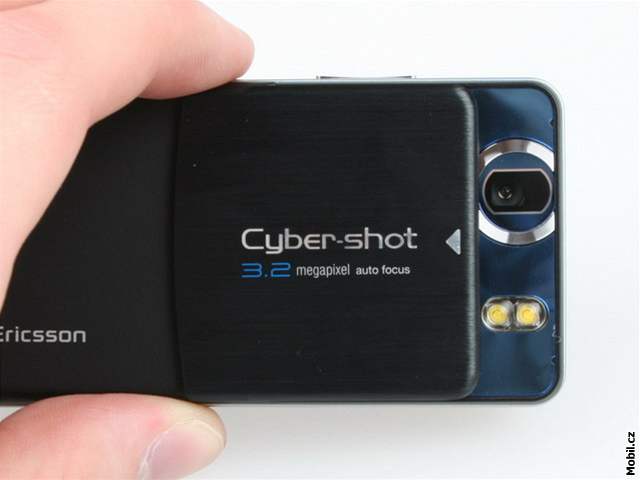 Mezi ostatními CyberShoty jde sice o prmrný fotoaparát, ale v porovnání s konkurenními znakami hraje prim.