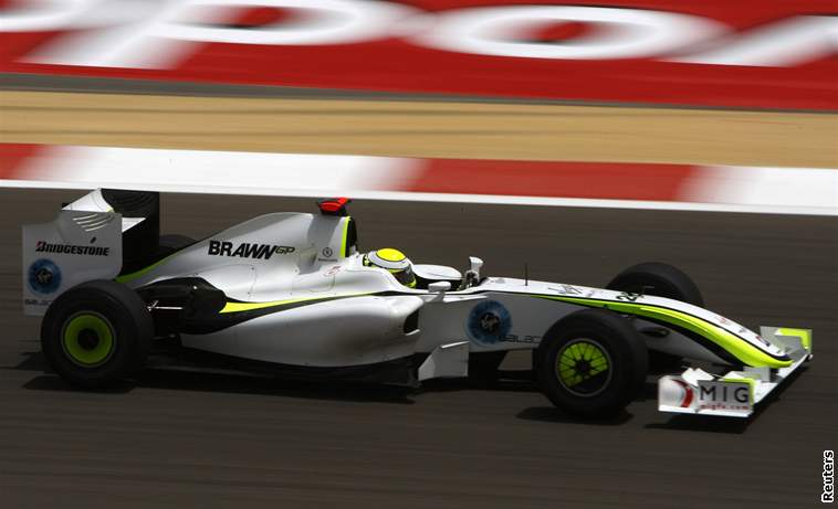 Jason Button s vozem BrawnGP pi tréninku v Bahrajnu.