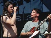 Butthole Surfers (Lollapalooza, 1998) - zpvk Gibby Haynes, kytarista Paul Leary