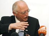 Místopředseda Evropské komise Günter Verheugen (vlevo) a vicepremiér v demisi Alexandr Vondra. Místopředseda Evropské komise Günter Verheugen (vlevo) a vicepremiér v demisi Alexandr Vondra.