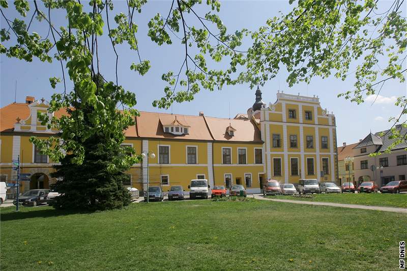 Barokní stavbu v Nových Hradech se podailo zachránit , bude v ní hotel