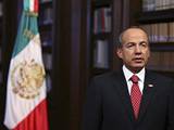 Mexick prezident Felipe Calderon se v televizi poprv vyjdil k prase chipce (30. dubna 2009)