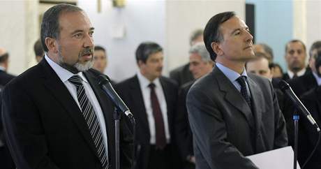 Izraelsk ministr zahrani v m. Na snmku se svm italskm protjkem Franco Frattinim (4. kvtna 2009)