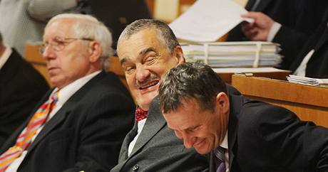 Karel Schwarzenberg bhem jednání Senátu o Lisabonské smlouv (6. kvtna 2009)