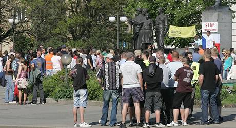 Demonstrace Rom proti vzrstajcmu extremismu v Plzni. (3. kvtna 2009)