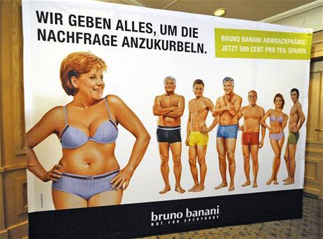 Angela Merkelová a dalí pední nmetí politici v reklam na spodní prádlo.
