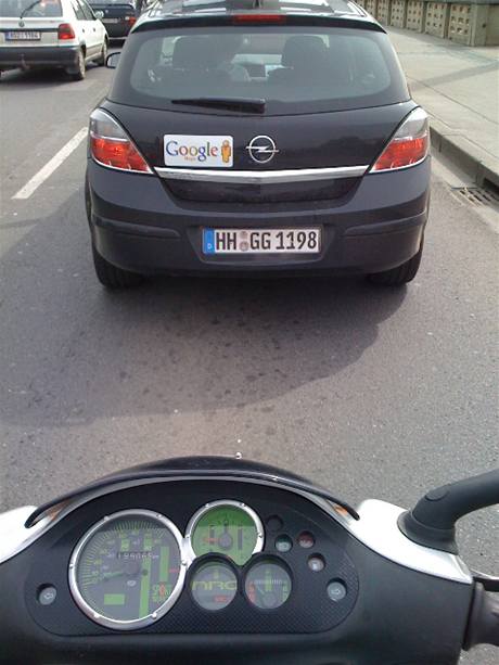 Google auto v Praze