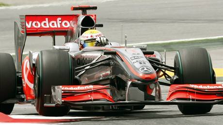 Lewis Hamilton s vozem mclaren