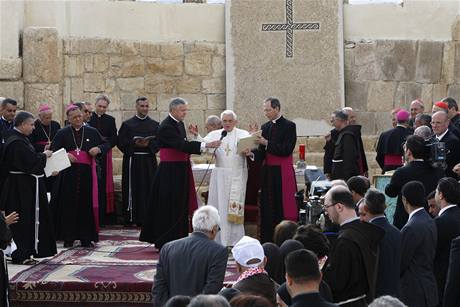 Pape Benedikt XVI. pijd do jordnskho msta Madaba (9. kvtna 2009)