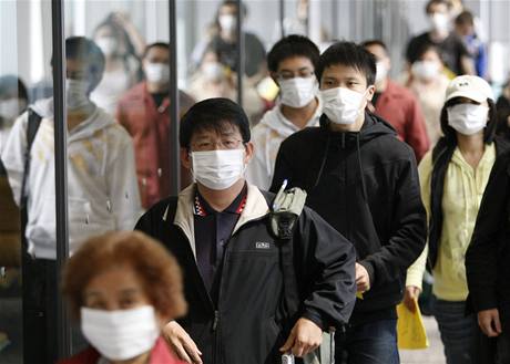 Virus A(H1N1), který se zaal v dubnu do USA íit pravdpodobn z Mexika, si vybírá obti mezi lidmi se zdravotními komplikacemi.