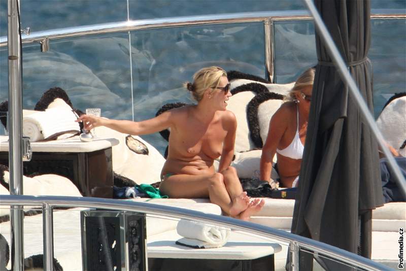 Kate Mossová na dovolené