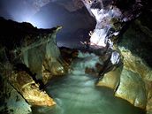 Son Doong Cave ve Vietnamu je nejvtím jeskynním prchodem na svt