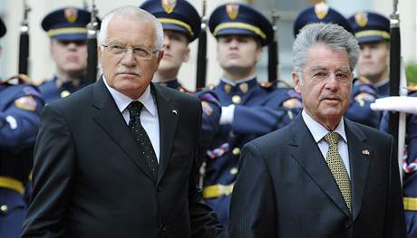 Prezident Václav Klaus s rakouským prezidentem Heinzem Fischerem na Praském hrad.