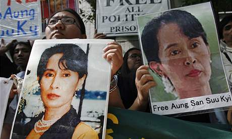 Protesty proti obvinní Su ij se konají po celém svt