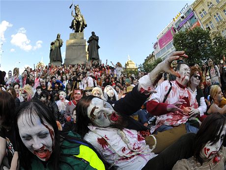 Centrum Prahy ovldly stovky "oivlch mrtvol" (16. kvtna 2009)